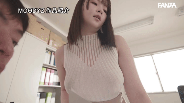 エロすぎるノースリーブ着衣おっぱい。