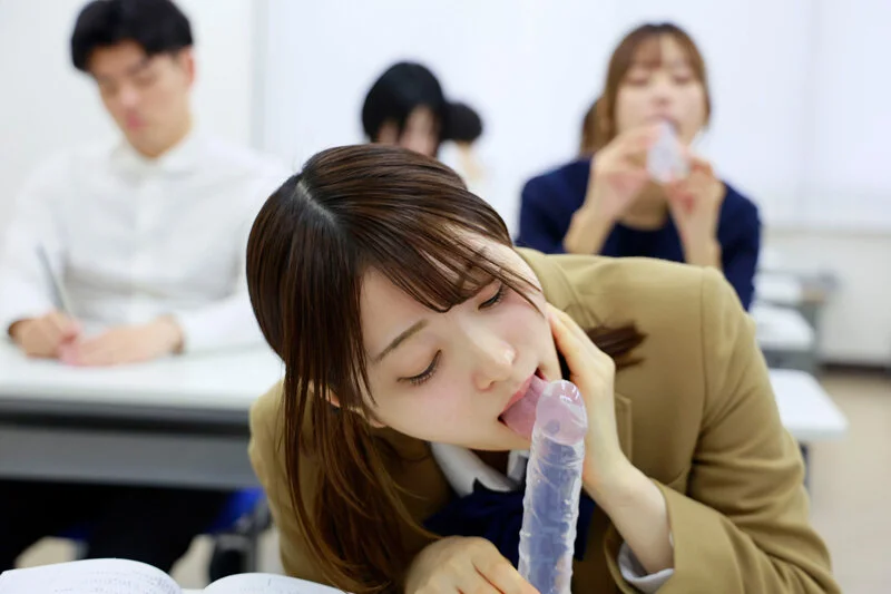 休憩中もSEXの練習。