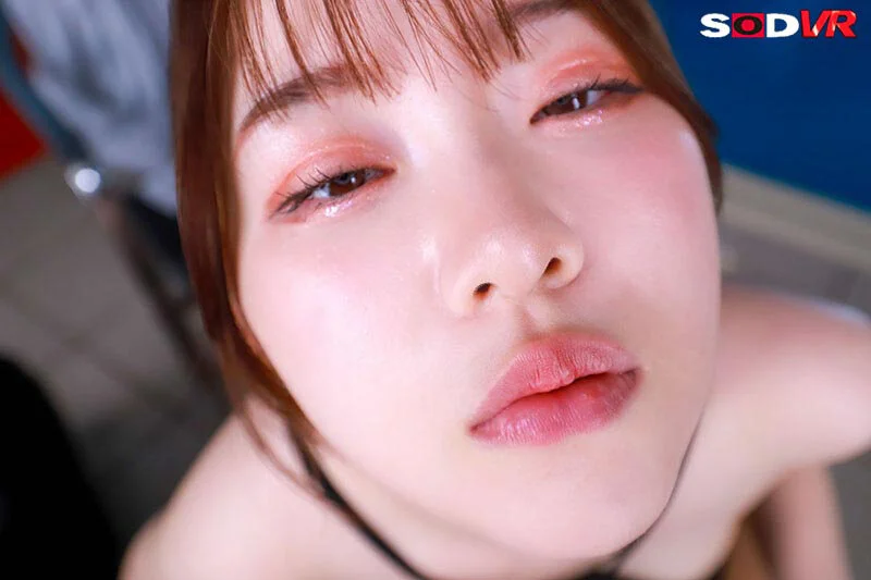 顔面ドアップキス