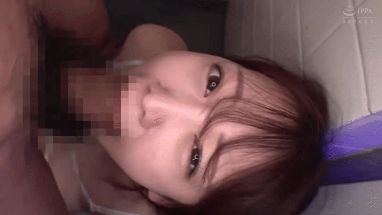 イラマ喰らっても美人顔。