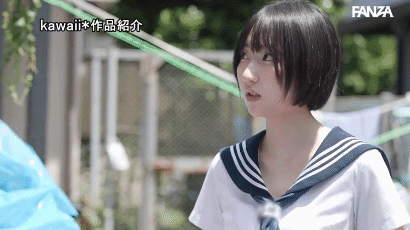 いきなり連れ去られる少女。